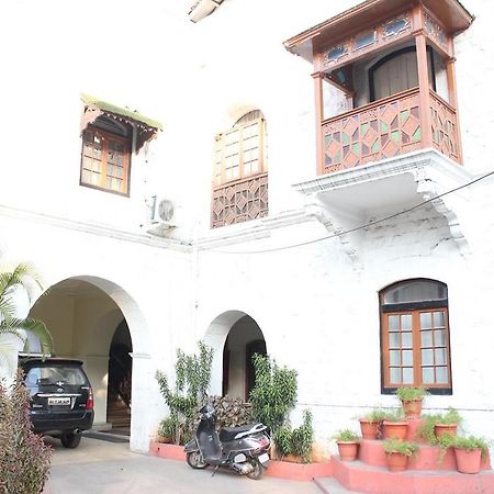 Hotel Ritz Pune Exteriör bild