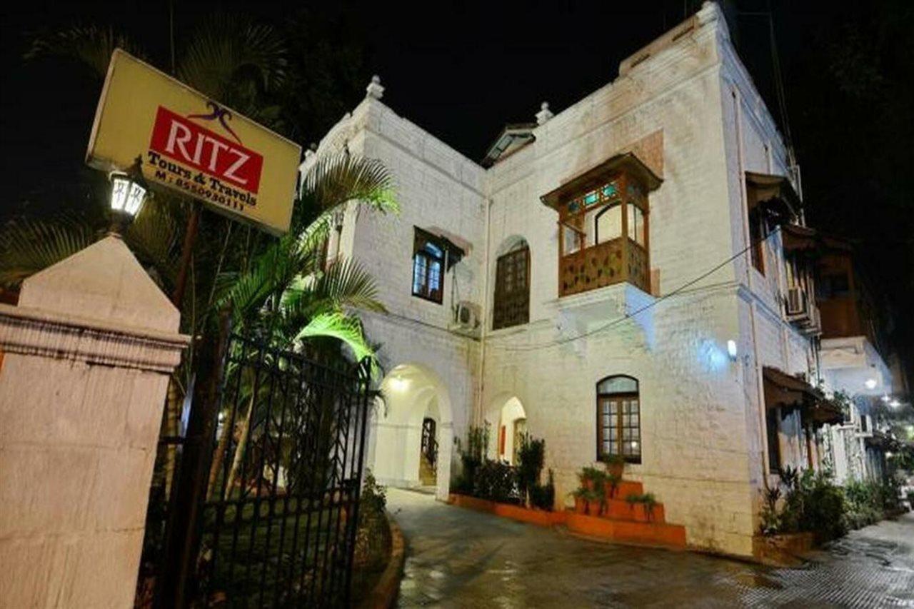 Hotel Ritz Pune Exteriör bild