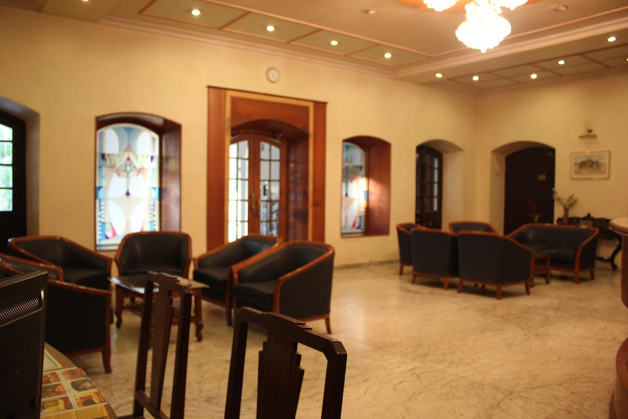 Hotel Ritz Pune Exteriör bild
